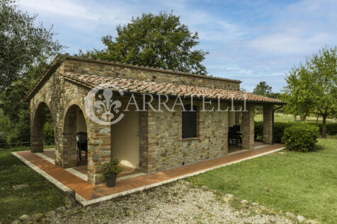 Casale con piscina e