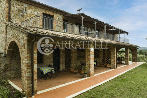 Casale con piscina e