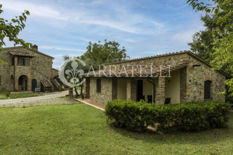 Casale con piscina e
