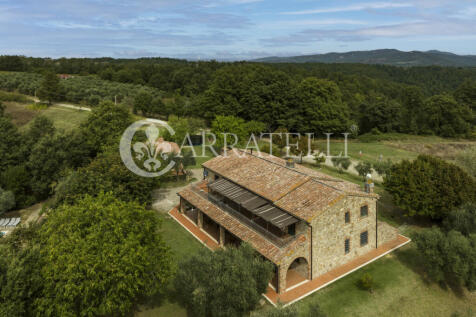 Casale con piscina e