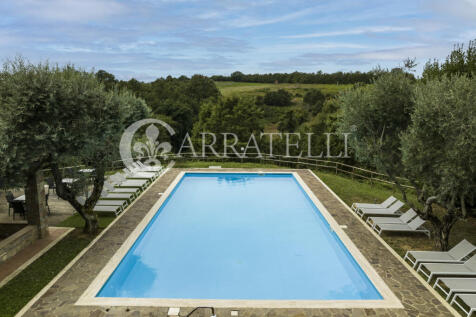 Casale con piscina e