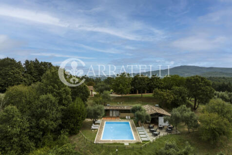 Casale con piscina e