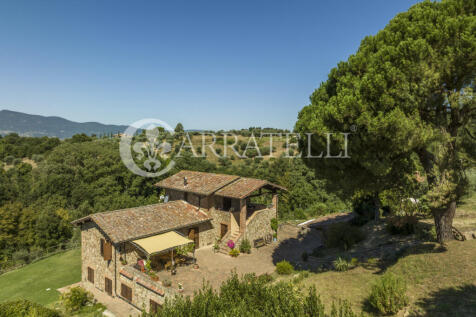 Casale con piscina a