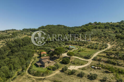 Casale con piscina a