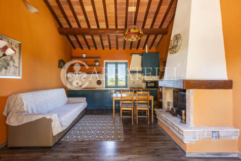 Casale con piscina a