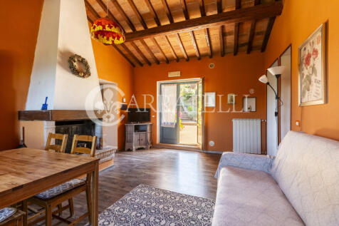 Casale con piscina a