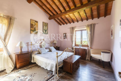 Casale con piscina a