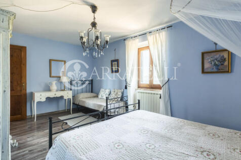 Casale con piscina a