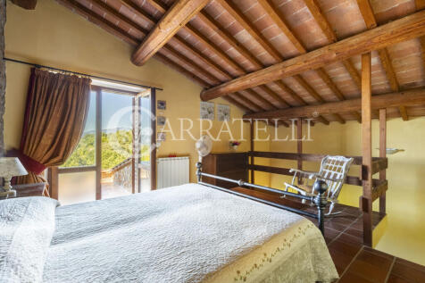 Casale con piscina a