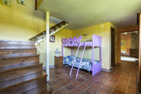 Casale con piscina a