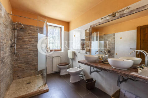 Casale con piscina a
