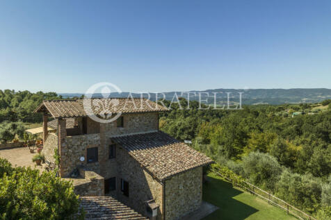 Casale con piscina a