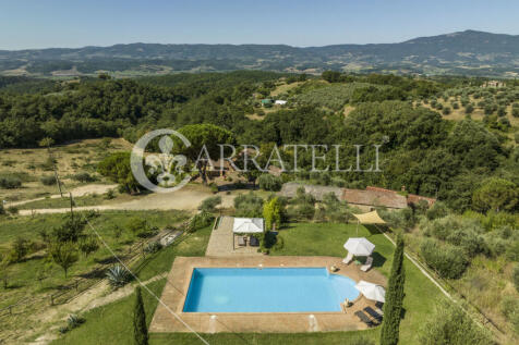 Casale con piscina a
