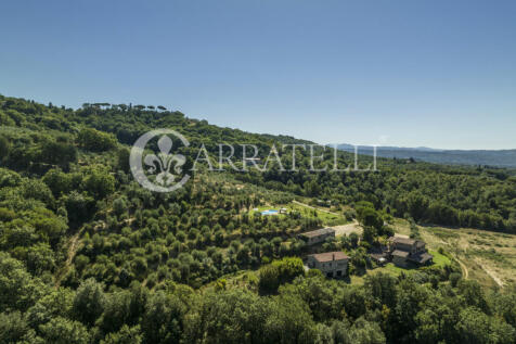 Casale con piscina a