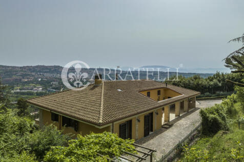 Villa moderna con vi