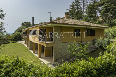 Villa moderna con vi