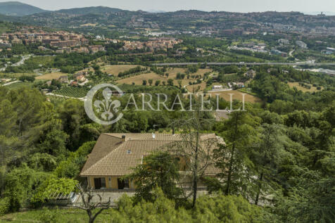 Villa moderna con vi