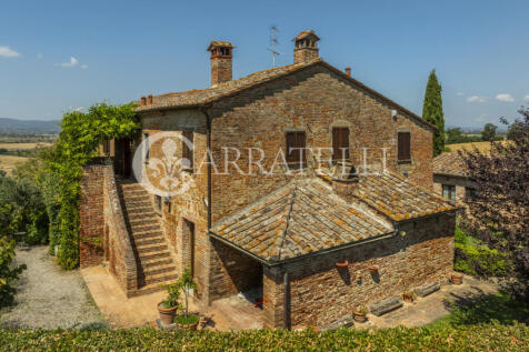Casale con piscina e