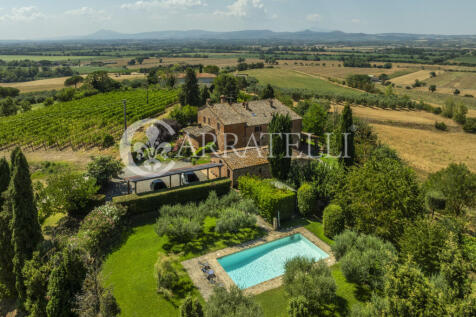 Casale con piscina e