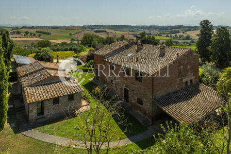 Casale con piscina e