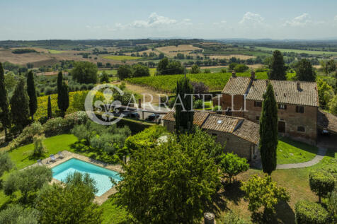 Casale con piscina e