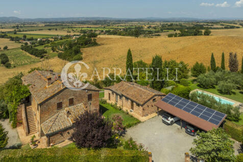 Casale con piscina e