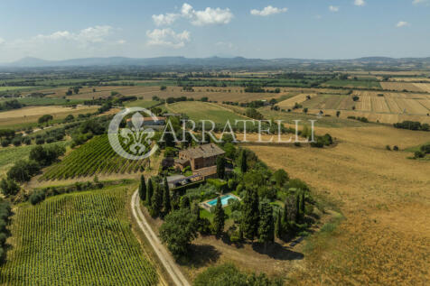 Casale con piscina e