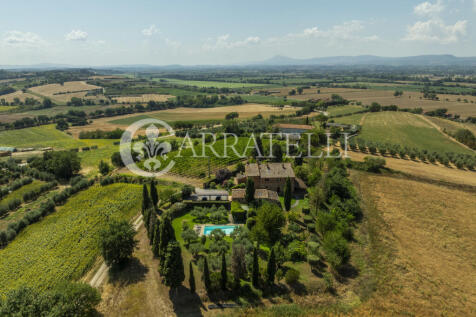 Casale con piscina e