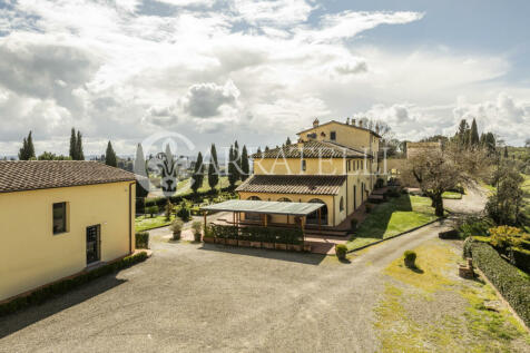 Villa in borgo medie