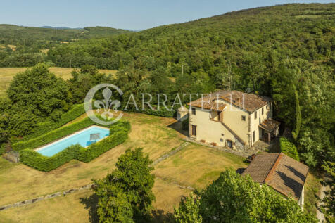 Casale con piscina e