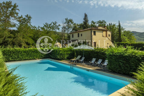 Casale con piscina e