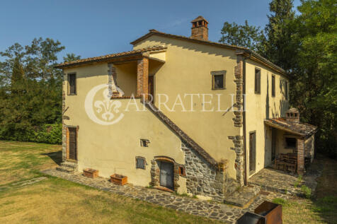 Casale con piscina e
