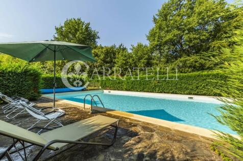 Casale con piscina e