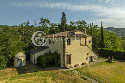Casale con piscina e