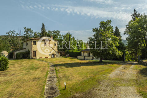 Casale con piscina e