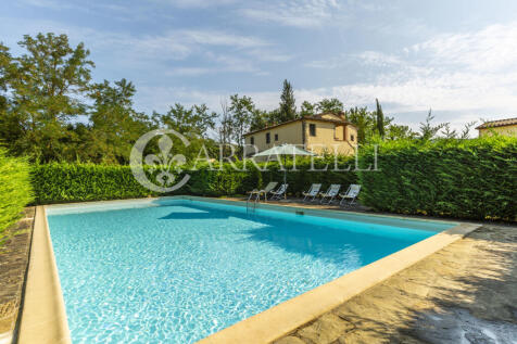 Casale con piscina e