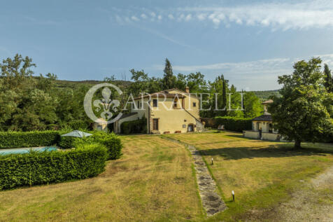 Casale con piscina e
