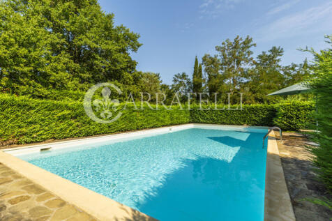 Casale con piscina e