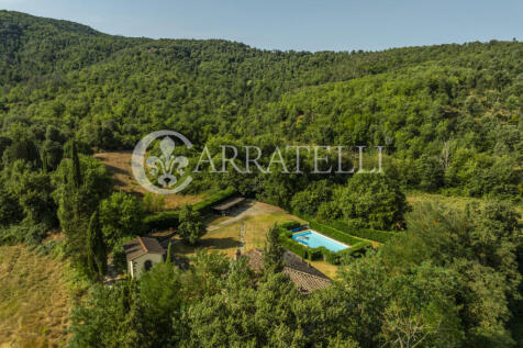 Casale con piscina e