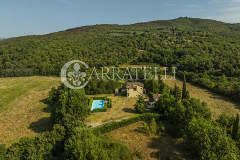 Casale con piscina e