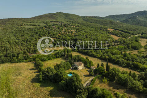 Casale con piscina e