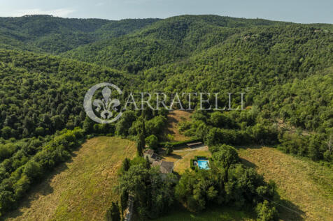 Casale con piscina e