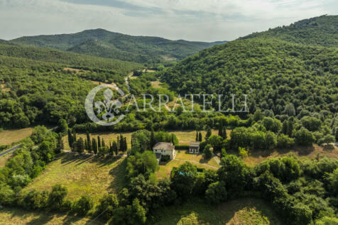 Casale con piscina e