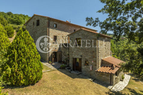 Casale con piscina e