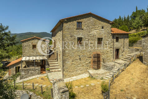Casale con piscina e