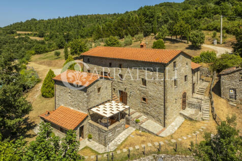 Casale con piscina e