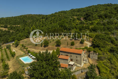 Casale con piscina e