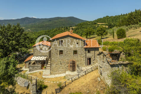 Casale con piscina e