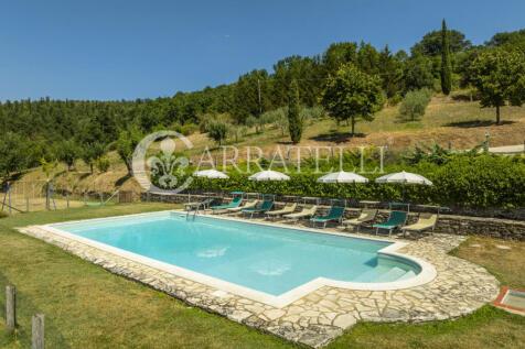 Casale con piscina e