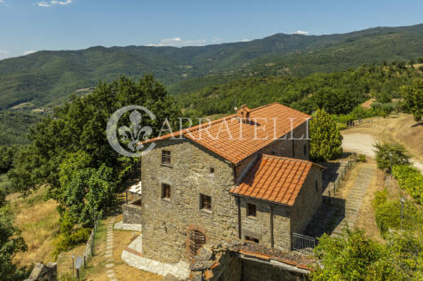 Casale con piscina e